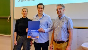 Pepe Eulzer erhält den Karl-Heinz Höhne Award