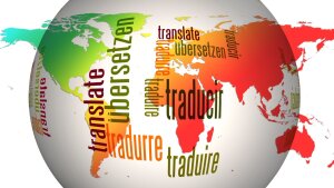 Collage: Ein bunter Globus und das Wort "übersetzen" in verschiedenen Sprachen